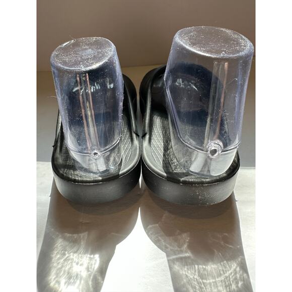 OOFOS slides - Picture 5 of 8